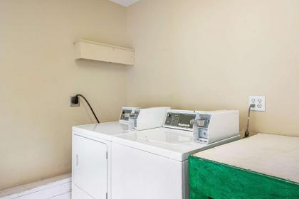 Quality Inn Thomaston - image 13