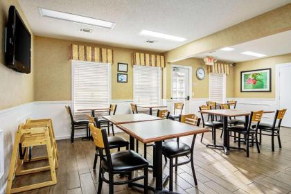 Quality Inn Thomaston - image 14