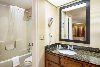 Quality Inn Thomaston - image 9