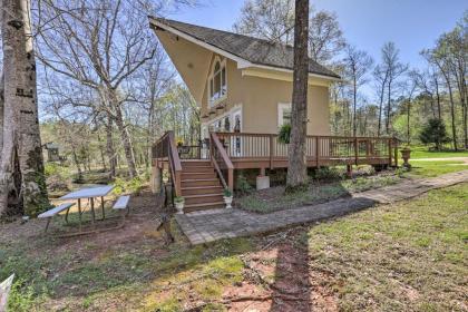 Cozy Creekside Cabin with Grill Fish and Explore - image 5