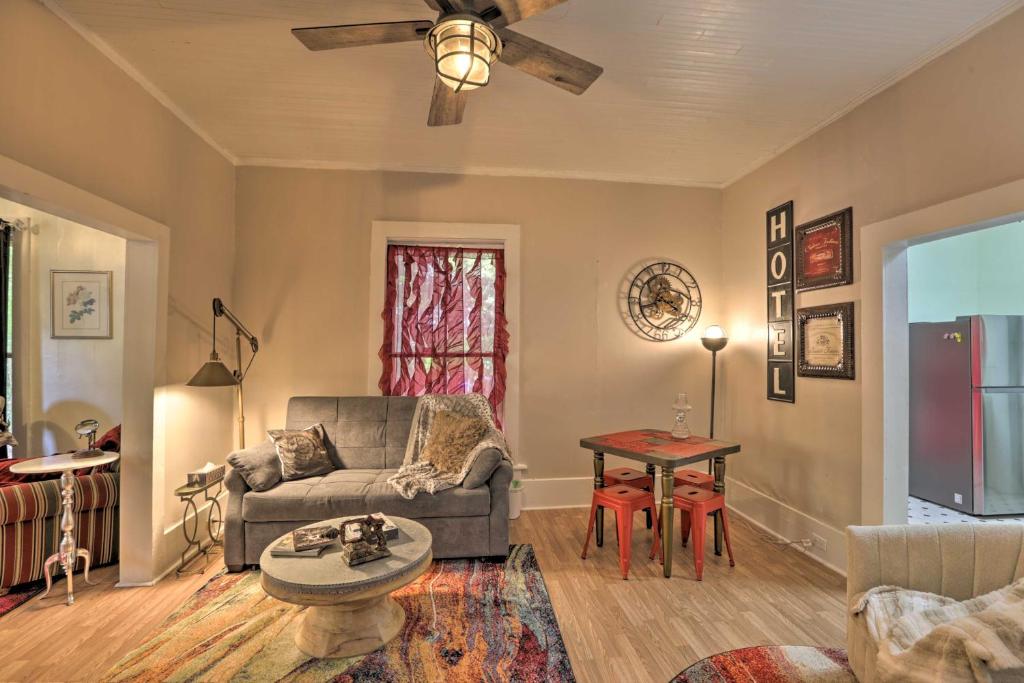 Thomasville Cottage Near The Big Oak and Dtwn! - image 2