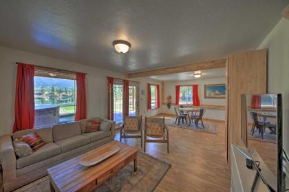 Scenic Riverfront Retreat with Hot Tub and Kayaks - image 13