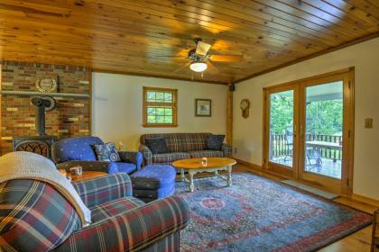 Elk Mtn Home with Deck and Pond Near Ski Lift! - image 15