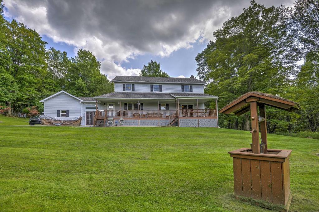 Elk Mtn Home with Deck and Pond Near Ski Lift! - image 7