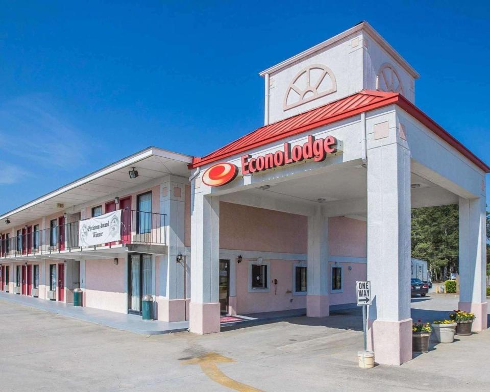 Econo Lodge - main image