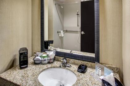 Hampton Inn Thomson - image 14