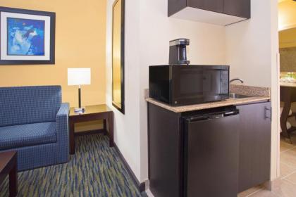 Holiday Inn Express & Suites Denver North - Thornton an IHG Hotel - image 9