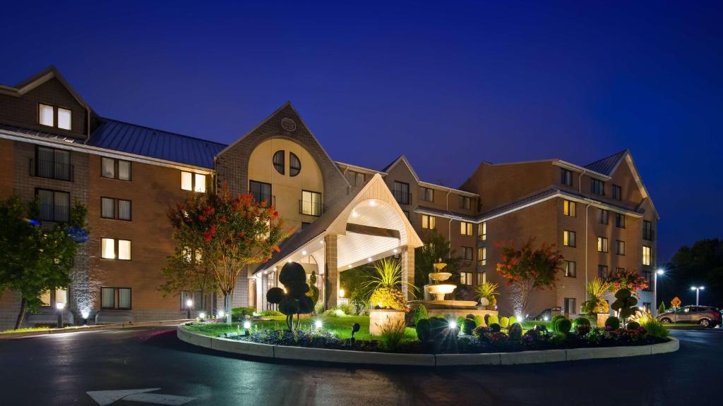 Best Western Plus Concordville Hotel - main image