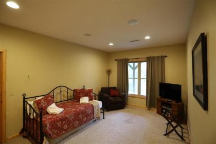 Pet Friendly Private 4 Bedroom Home Close to Waterville Valley Resort - image 5