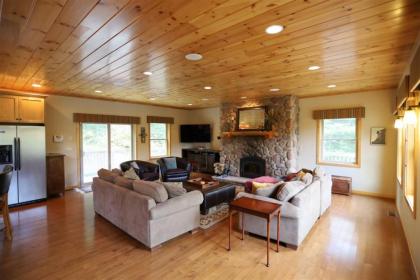 Pet Friendly Private 4 Bedroom Home Close to Waterville Valley Resort - image 8