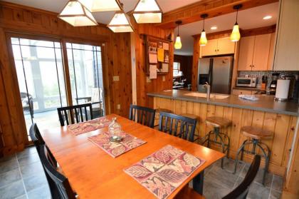 Private Pet Friendly 4 Bedroom Deluxe Vacation Home Close to Waterville Valley Resort! - image 6