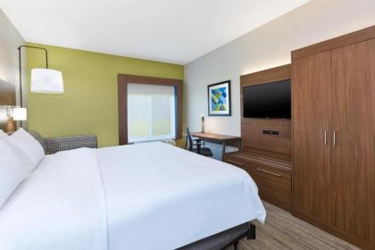 Holiday Inn Express and Suites Three Rivers an IHG Hotel - image 8