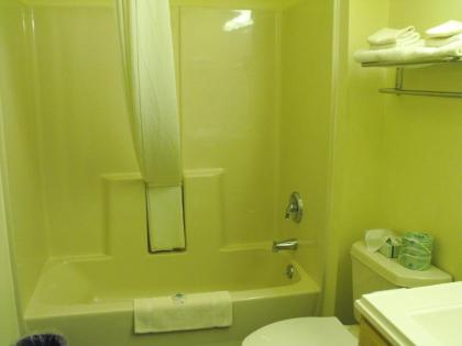 Americas Best Value Inn Three Rivers - image 15