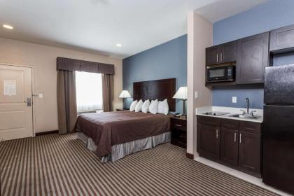 Atria Inn & Suites - image 12