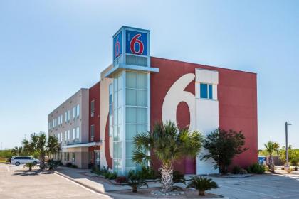 Motel 6-Three Rivers TX - image 15