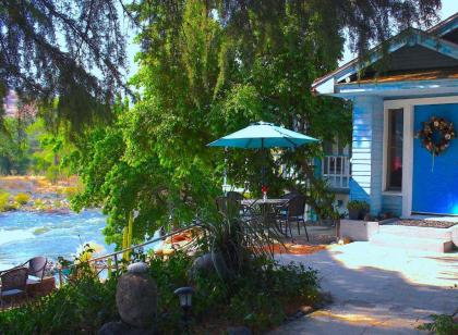 Guest houses in three Rivers California