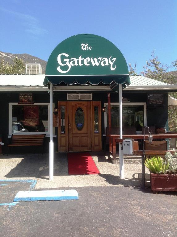 The Gateway Restaurant & Lodge - image 4