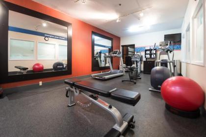 Hampton Inn Tiffin - image 9