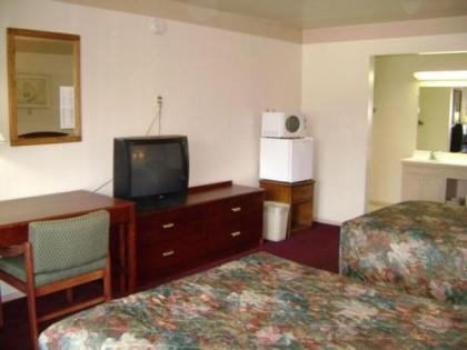 Tiffin Motel - image 13