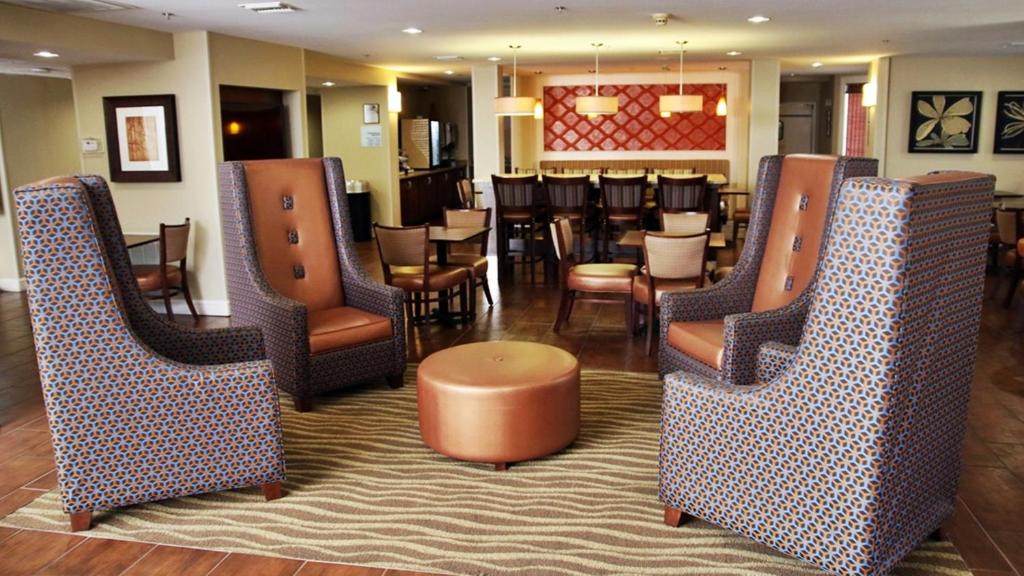 Holiday Inn Express Tifton an IHG Hotel - image 3