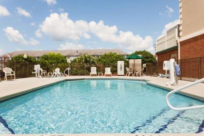 Country Inn & Suites by Radisson Tifton GA - image 11