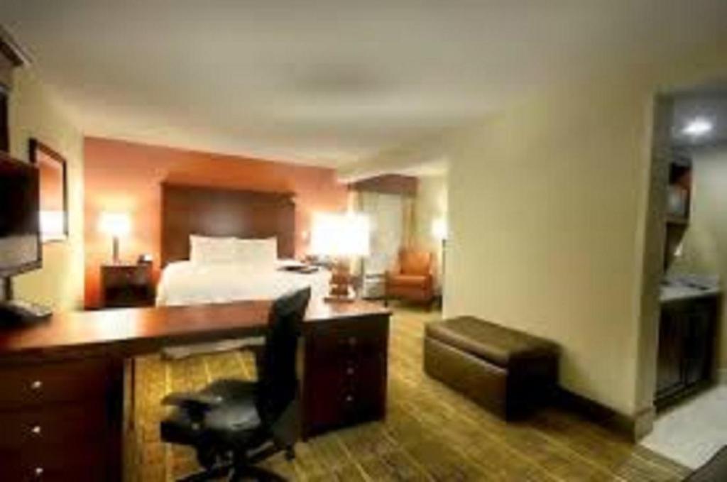 Hampton Inn & Suites Tifton - image 7