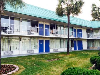 Motel 6-Tifton GA - image 9