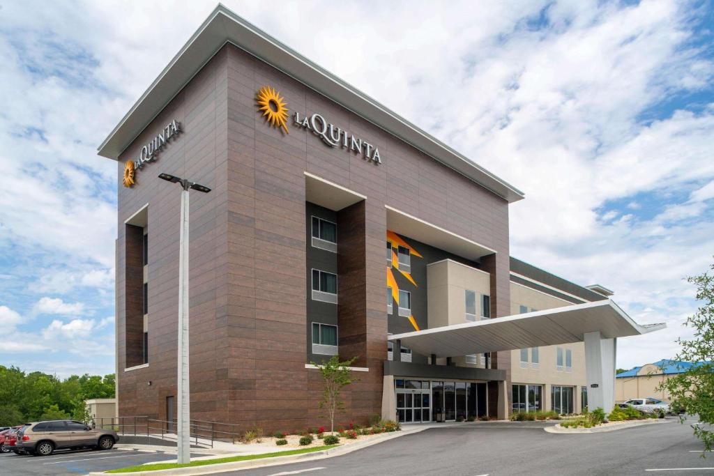 La Quinta Inn & Suites by Wyndham Tifton - main image