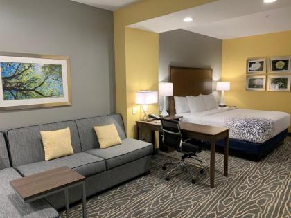 La Quinta Inn & Suites by Wyndham Tifton - image 10