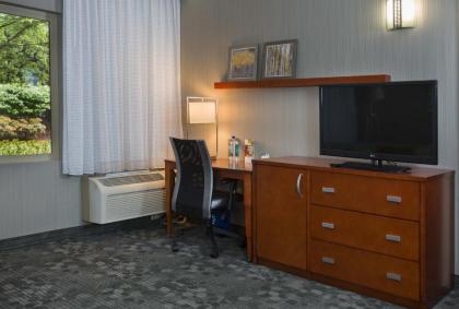 Courtyard by Marriott Portland Tigard - image 4