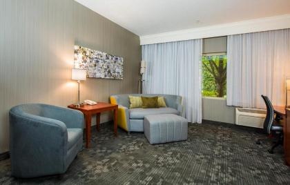 Courtyard by Marriott Portland Tigard - image 5