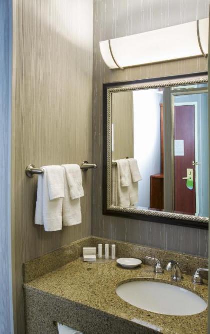 Courtyard by Marriott Portland Tigard - image 8