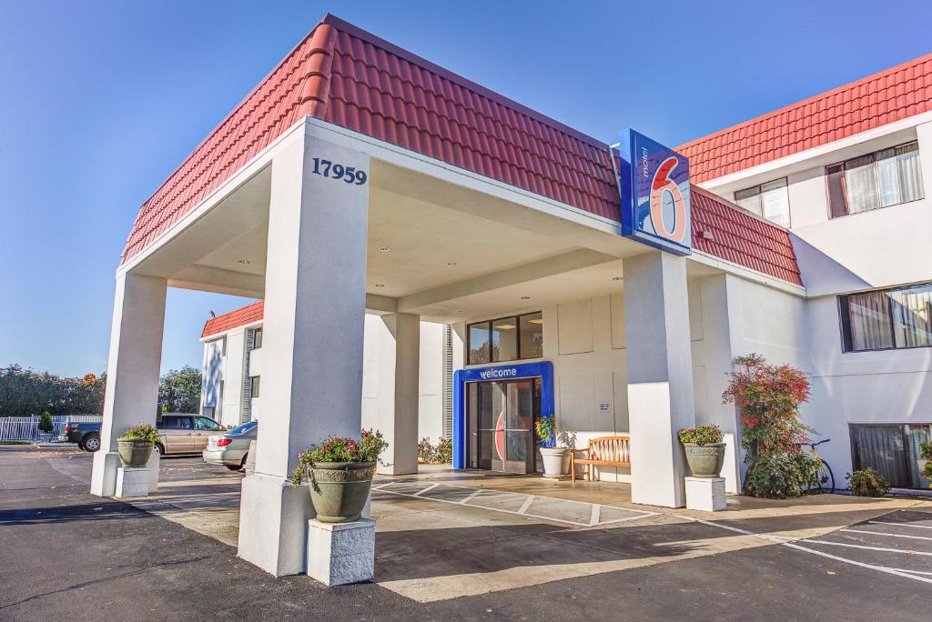 Motel 6-Portland OR - Tigard West - image 3