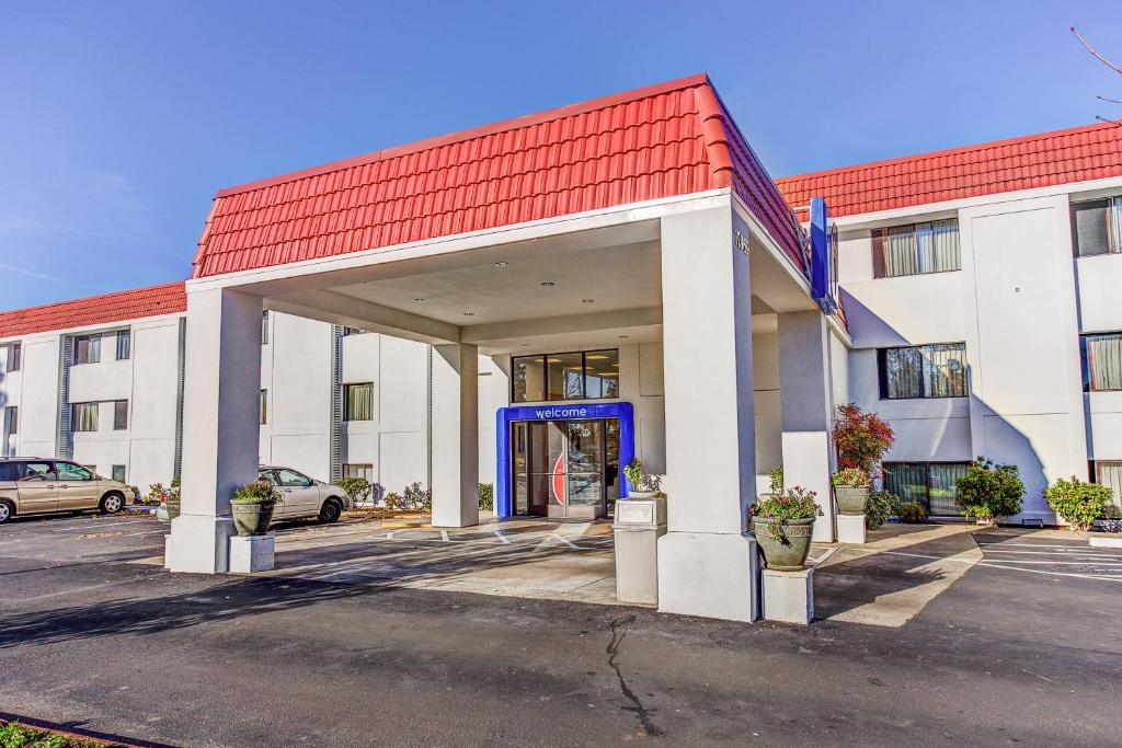 Motel 6-Portland OR - Tigard West - image 4