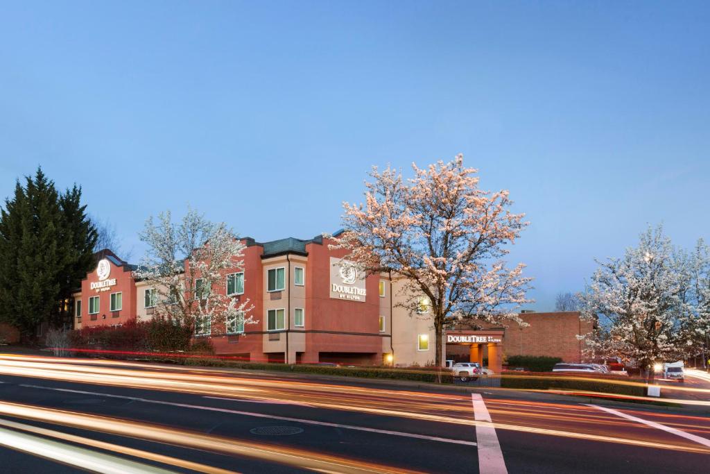 DoubleTree by Hilton Portland Tigard - main image