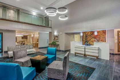 La Quinta Inn & Suites by Wyndham Dayton North - Tipp City - image 3