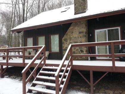 Woodland modern Cabin close to Skiing Kalahari Water Park Camelback and Casino tobyhanna