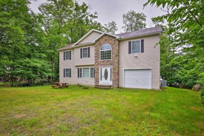 Tobyhanna Home - 20 Mins to Pocono Mtns and Skiing! - image 4