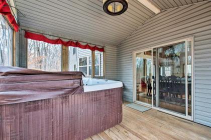 Cozy Retreat with Deck and Hot Tub 20 mins to Kalahari - image 15