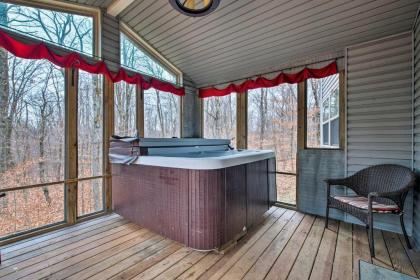 Cozy Retreat with Deck and Hot Tub 20 mins to Kalahari - image 2