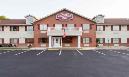 Country Hearth Inn-Toccoa - image 9