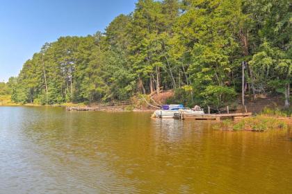 Pet-Friendly Toccoa Home with Deck and Lake Access! - image 10