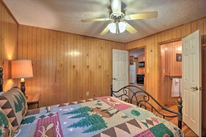 Pet-Friendly Toccoa Home with Deck and Lake Access! - image 2