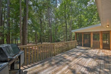 Pet-Friendly Toccoa Home with Deck and Lake Access! - image 7