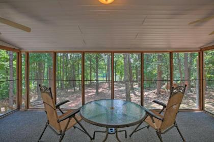 Pet-Friendly Toccoa Home with Deck and Lake Access! - image 8