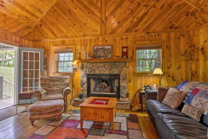 Secluded Cabin Between Boone and Blowing Rock! - image 3