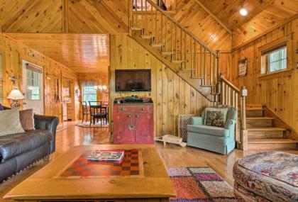 Secluded Cabin Between Boone and Blowing Rock! - image 7