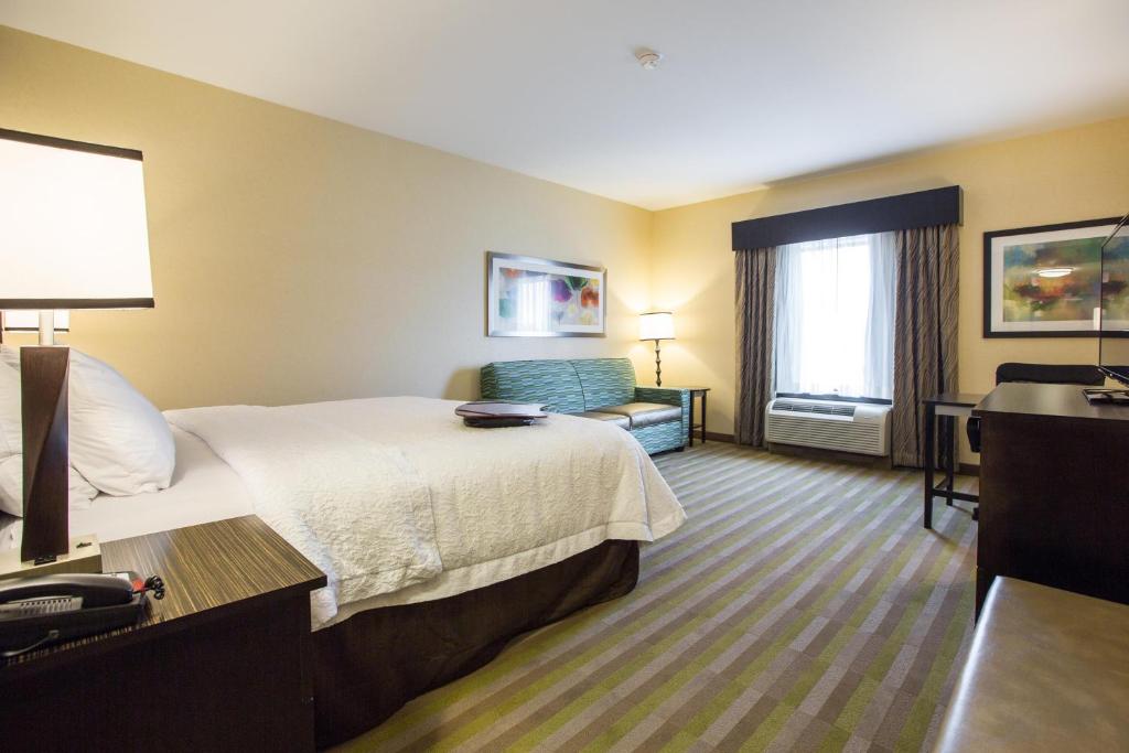 Hampton Inn & Suites Toledo/Westgate - main image