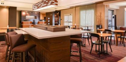 Courtyard by Marriott Toledo North - image 7