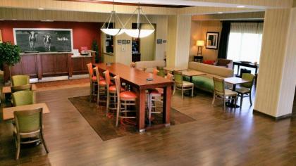 Hampton Inn Tomah - image 9